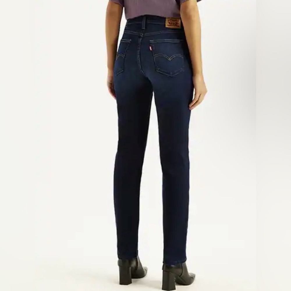 Levi's 511 women medium wash  Blue Slim  Jeans size 32x32 gently used